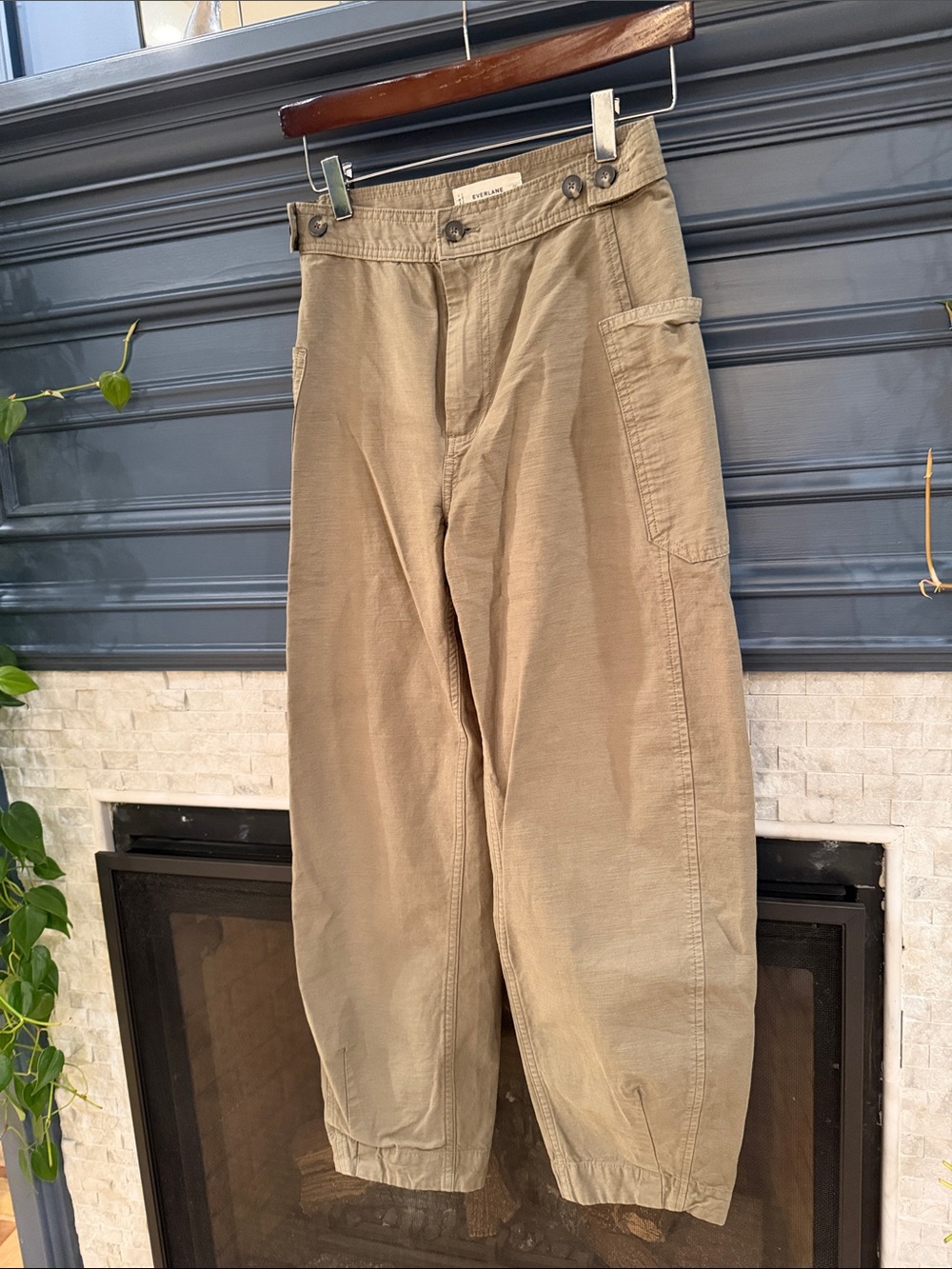 Everlane Men's Cargo Pants in Khaki/Tan